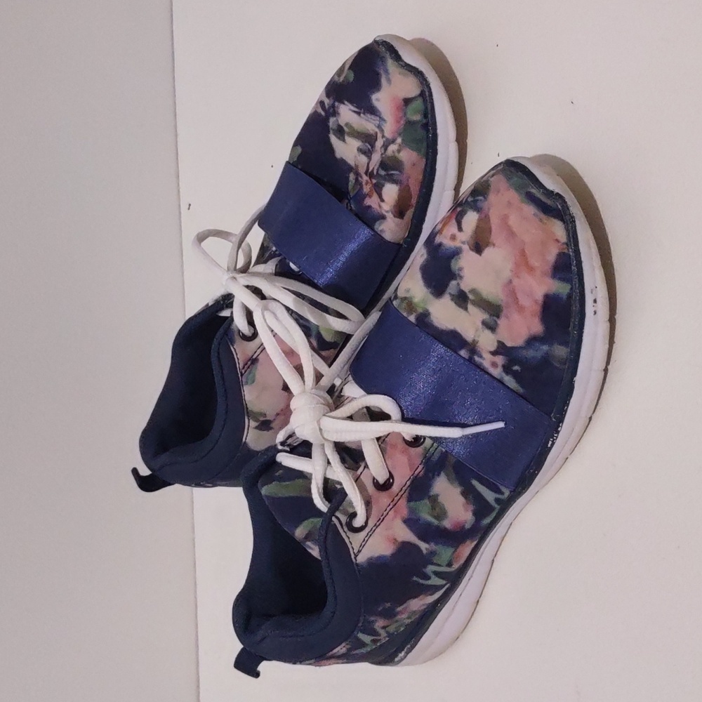 ShoeDazzle blue and pink floral shoe sneaker size 6.5 women flowers - Picture 2 of 11